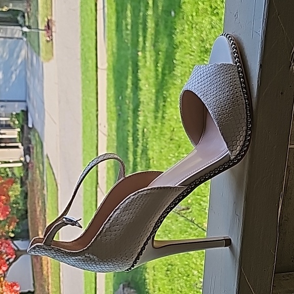 Shoes - Picture 1 of 4